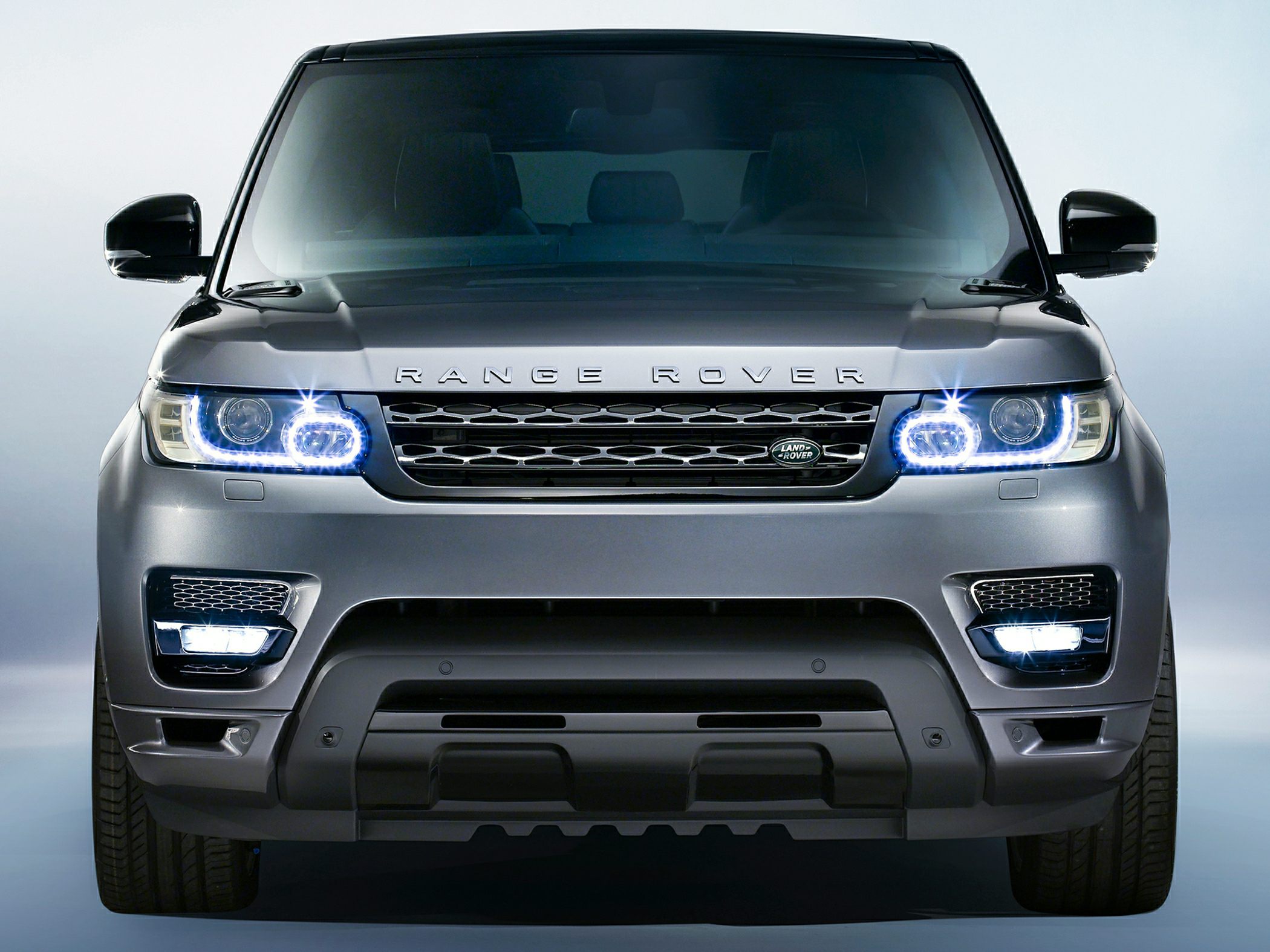 Comparison Ford Edge Sport 2016 vs Land Rover Range Rover